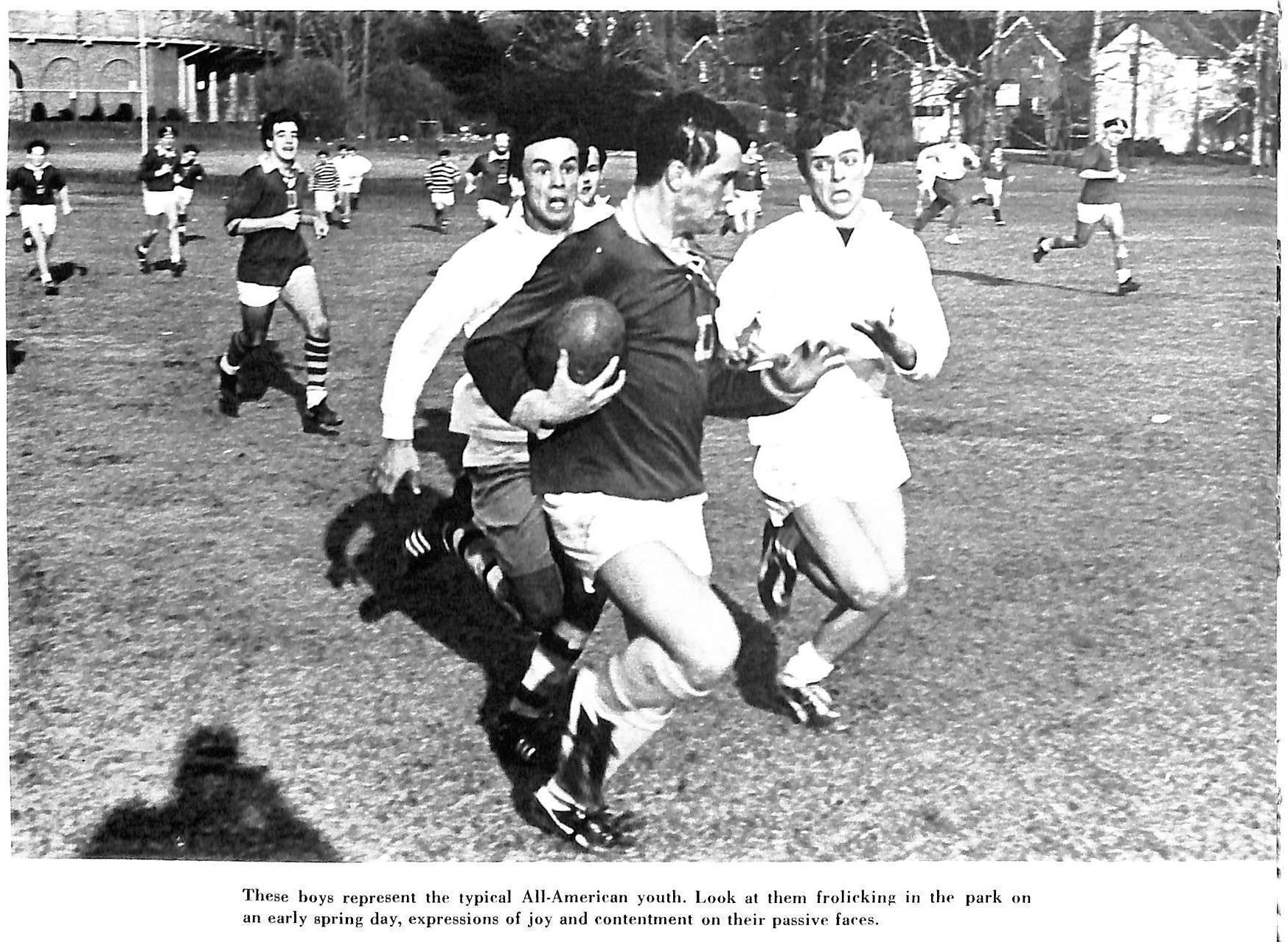 Drew Oak Leaves, 1966 — Seth Metzger with the ball, Starr Ba